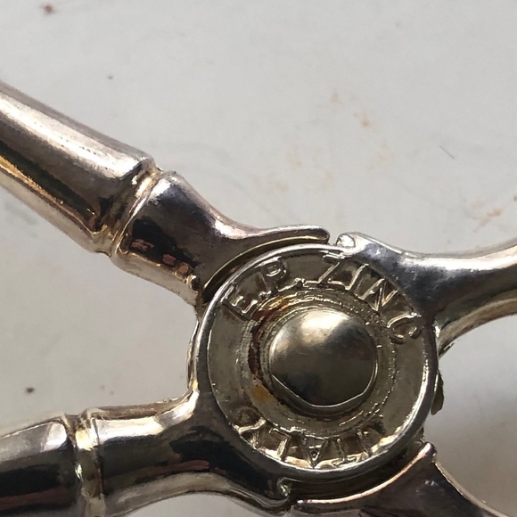 Vintage E P Zinc salad tongs, made in Italy. Natural tarnishing are on spoon - Picture 2 of 7